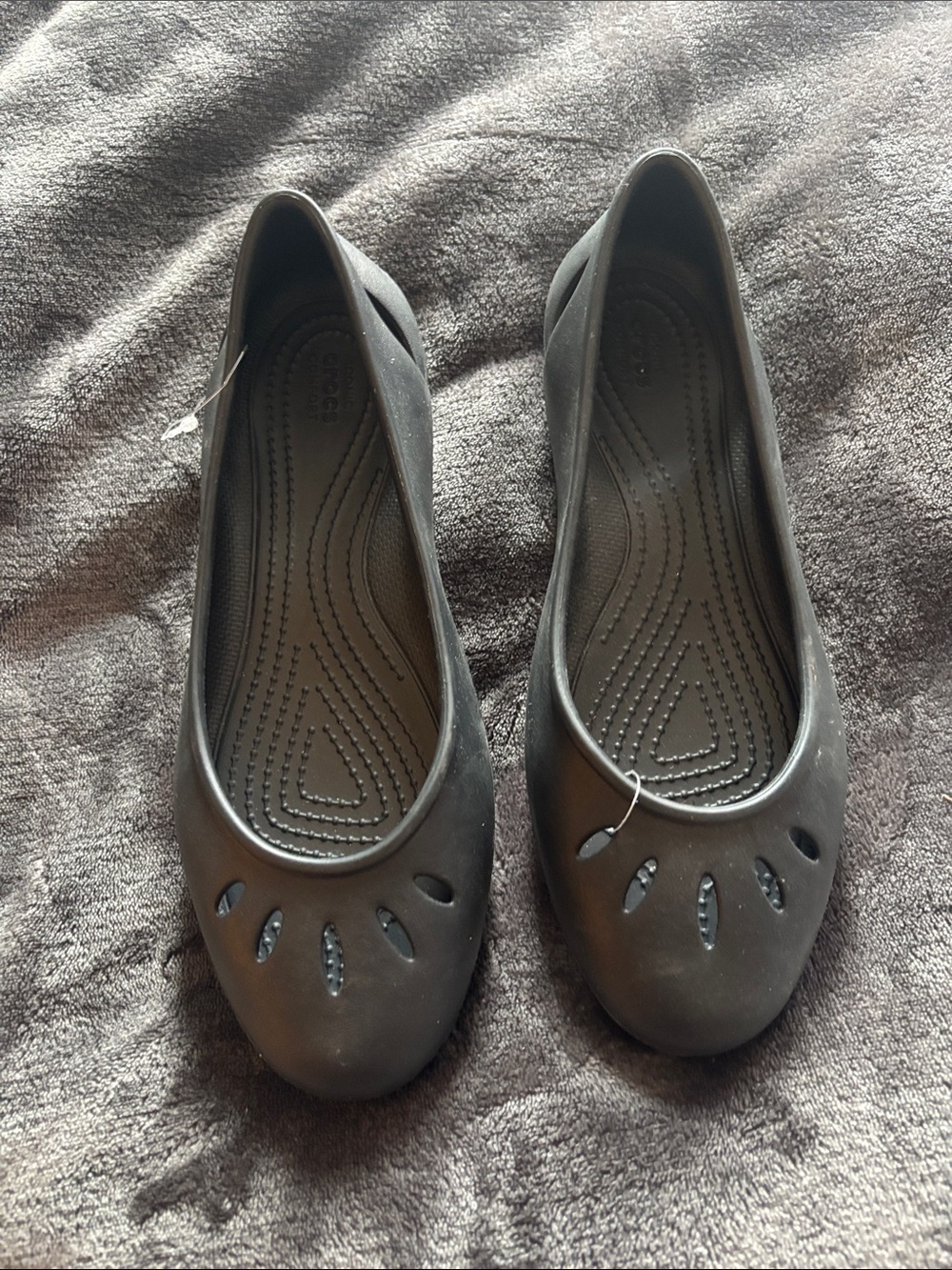 BRAND NEW CROCS Black Slip-On Ballet Flats with Cutout Details